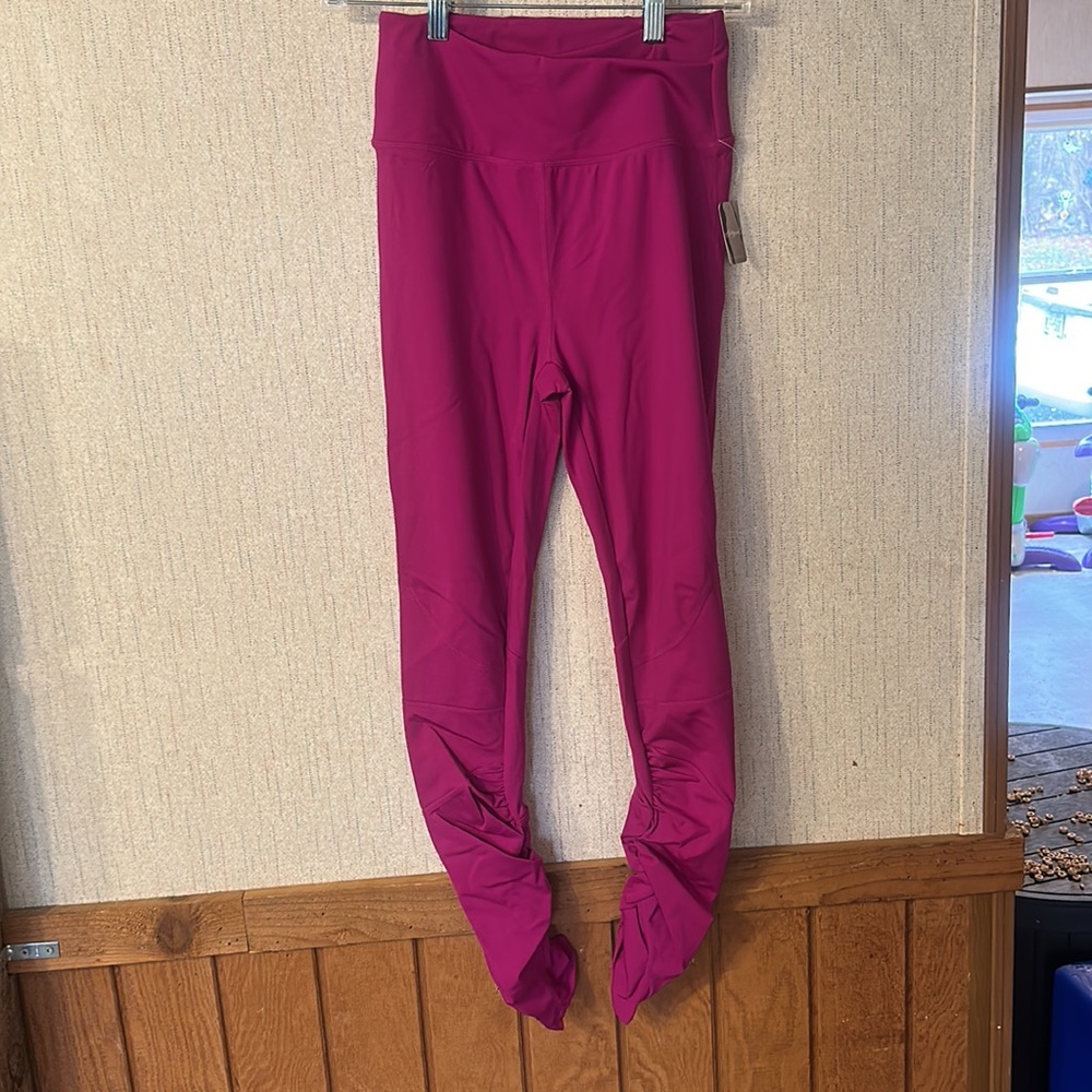 FREE PEOPLE VERY BERRY FREEFORM LEGGING: NEW WITH TAGS: SIZE SMALL